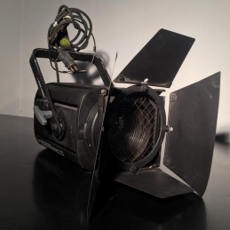 310HF ROBERT JULIAT FRESNEL 1KW + VOLETS