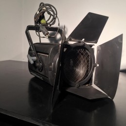 310HF ROBERT JULIAT FRESNEL 1KW + VOLETS