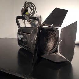 310HF ROBERT JULIAT FRESNEL 1KW + VOLETS
