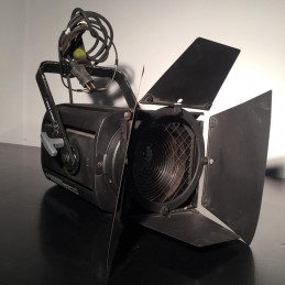 310HF ROBERT JULIAT FRESNEL 1KW + VOLETS