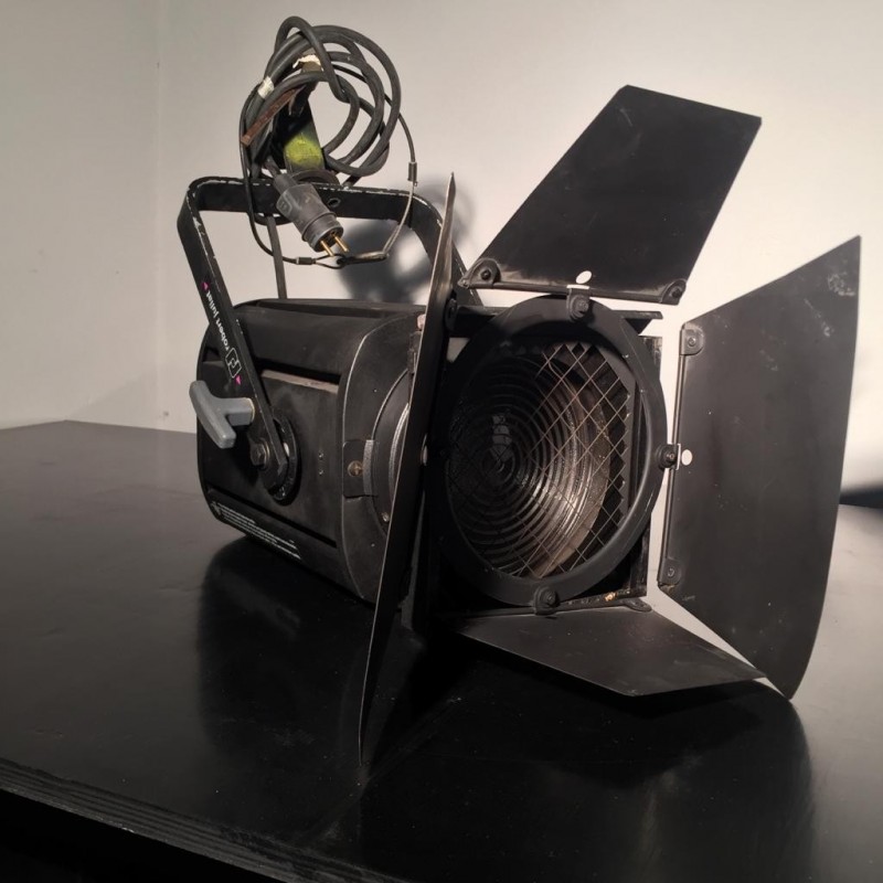 310HF ROBERT JULIAT FRESNEL 1KW + VOLETS