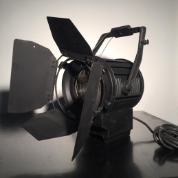 LT1000 LTM FRESNEL 1KW + VOLETS