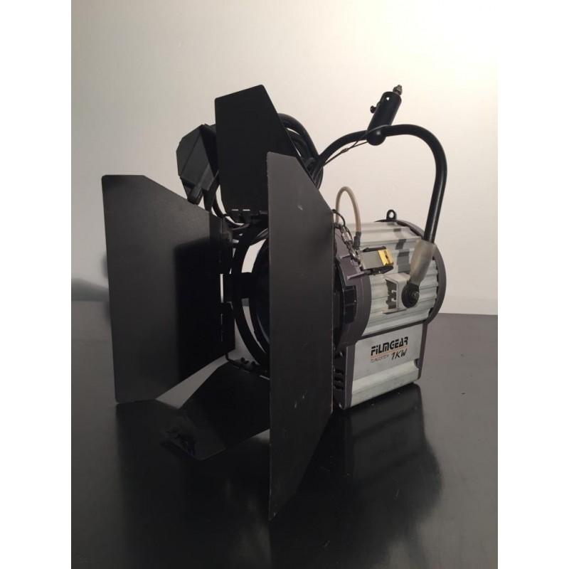 FILMGEAR FRESNEL 1KW + VOLETS