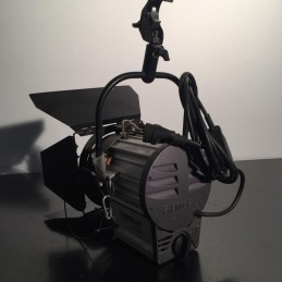 FILMGEAR FRESNEL 1KW + VOLETS