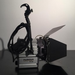 FILMGEAR FRESNEL 1KW + VOLETS